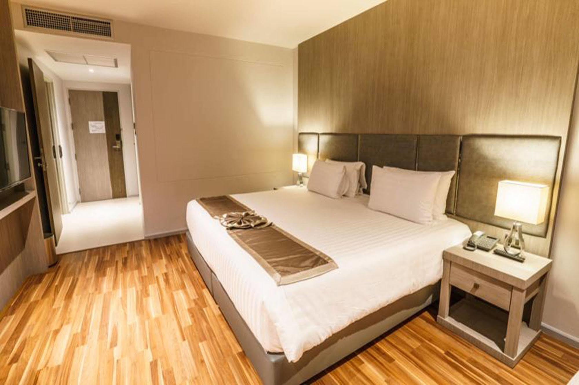 New Season Square Hotel Hat Yai Exteriör bild