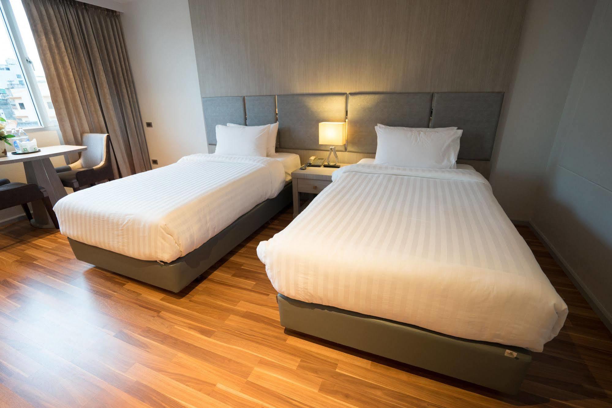 New Season Square Hotel Hat Yai Exteriör bild